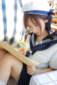 他缓慢而有力的撞着视频